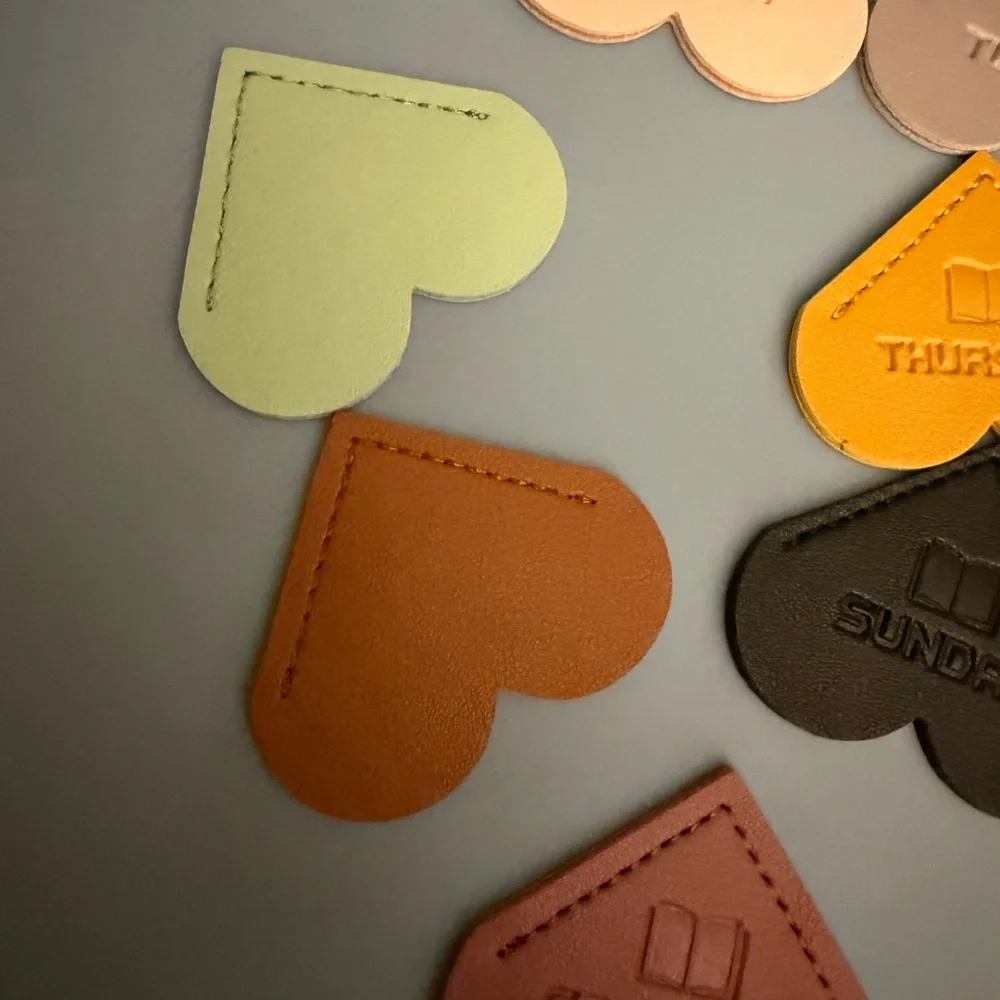 7 Piece Set Heart-Shaped Leather Corner Bookmarks, Days of The Week. New‎